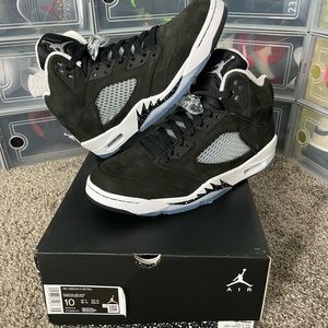SOLD!!!!   Authentic Jordan 5s Moonlight